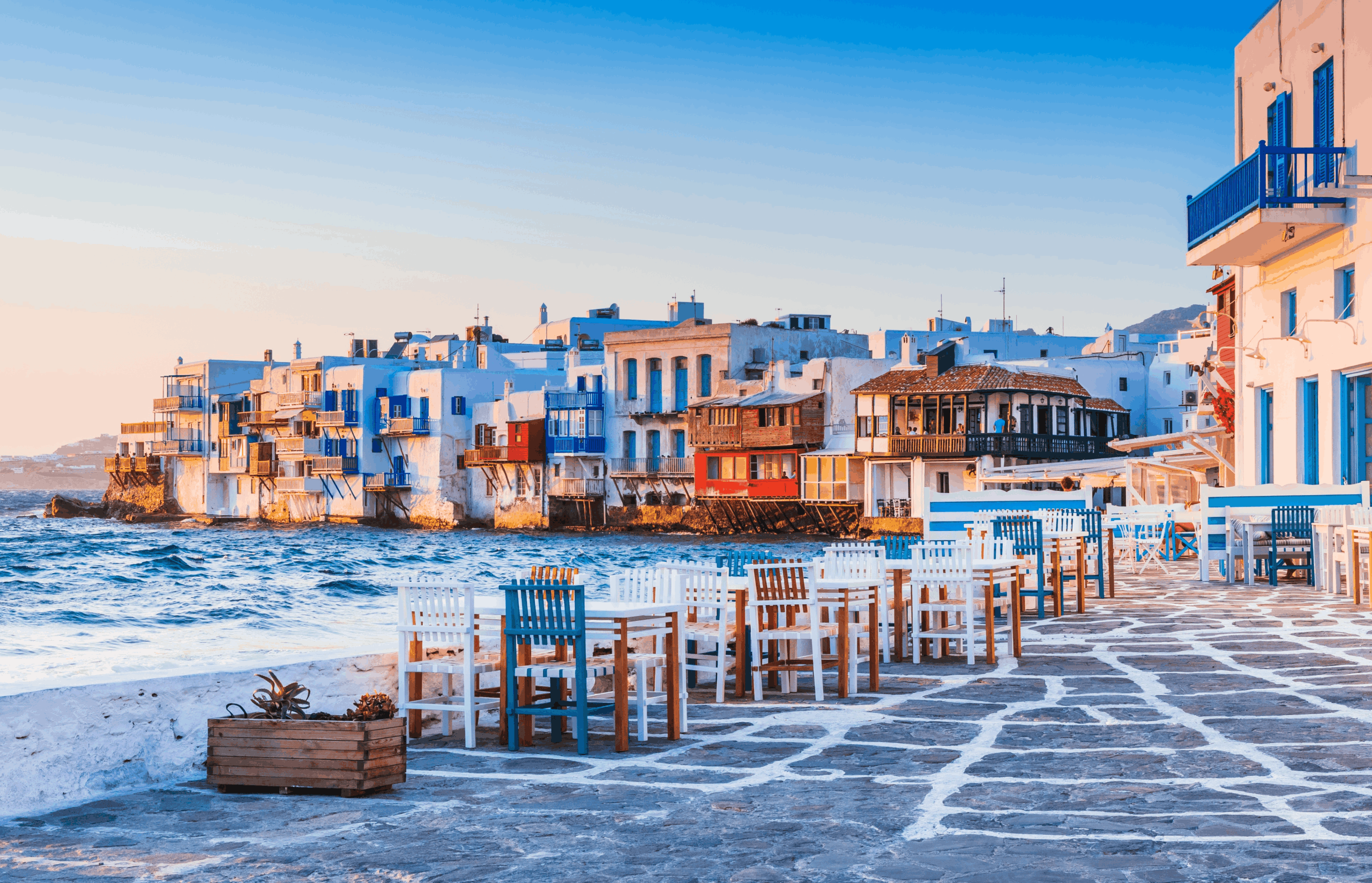 Mykonos — La Isla de Fiesta y Belleza