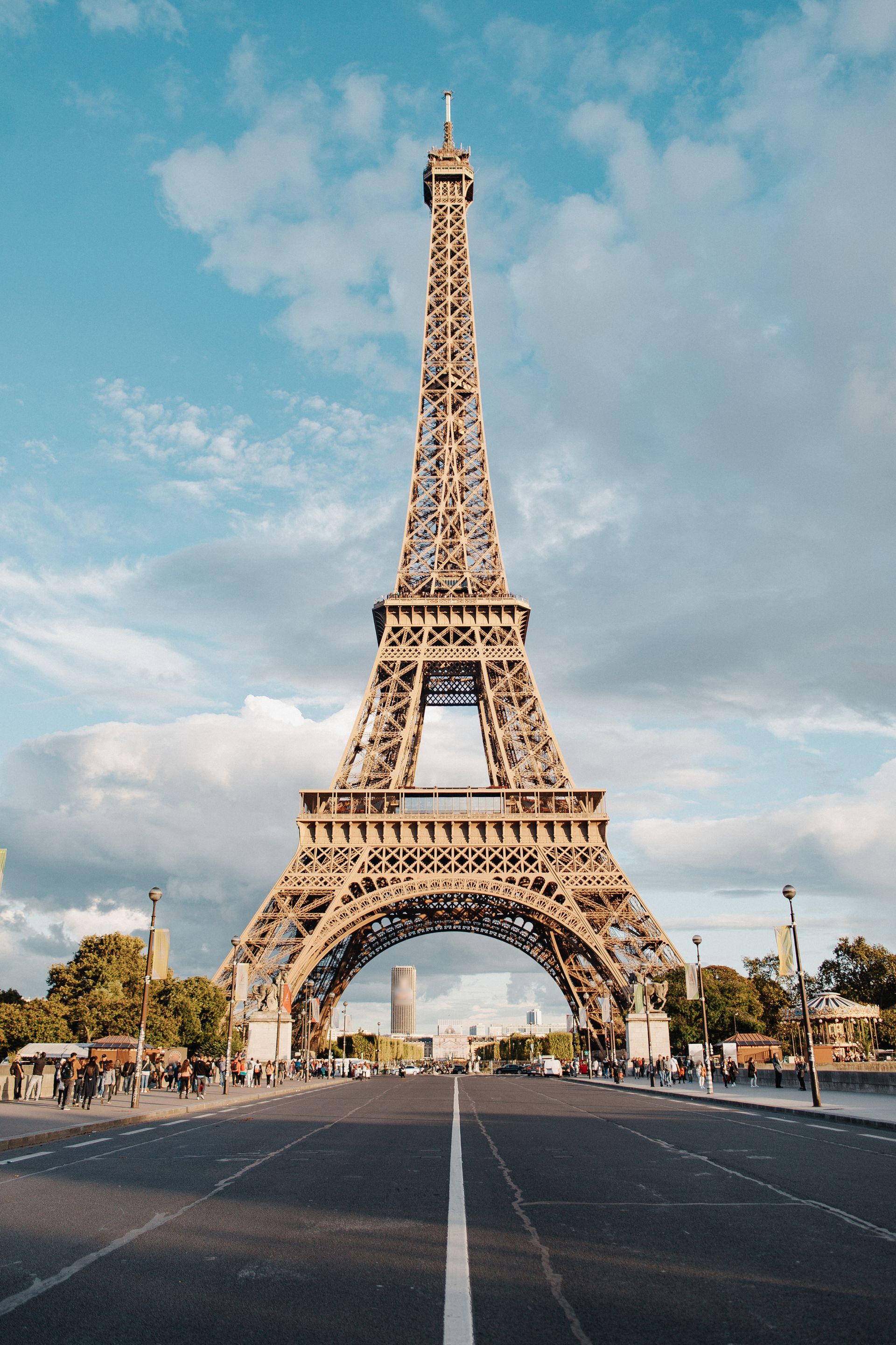 Vista de la Torre Eiffel en París para tours por Europa y viajes a Europa desde Colombia